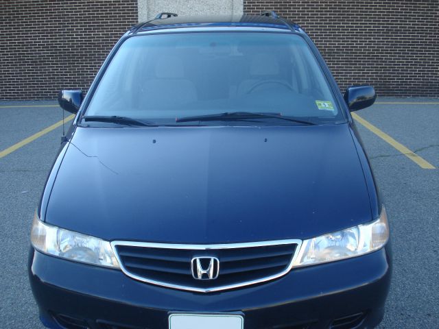 Honda Odyssey 2004 photo 2