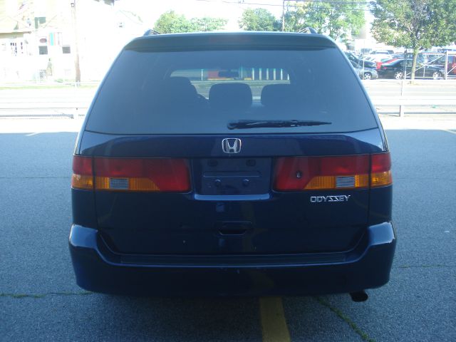 Honda Odyssey 2004 photo 3