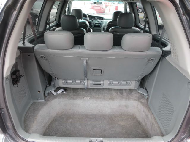 Honda Odyssey 2004 photo 2