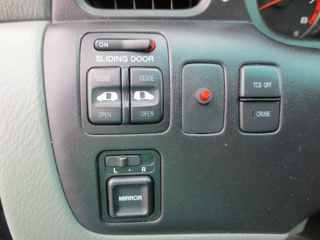 Honda Odyssey 2004 photo 5