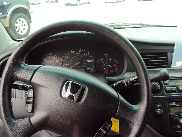 Honda Odyssey 2004 photo 4