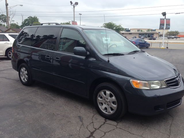 Honda Odyssey 2004 photo 2