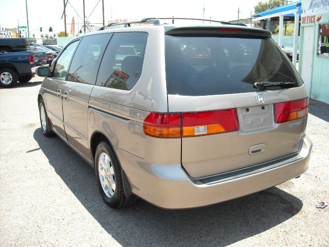 Honda Odyssey 2004 photo 4