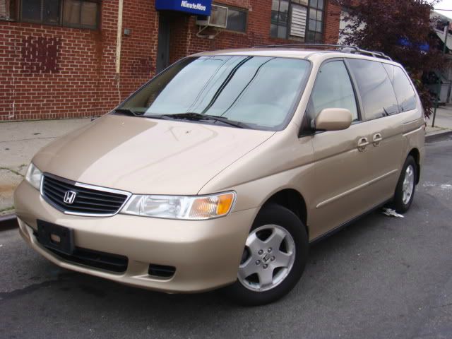 Honda Odyssey 2004 photo 2