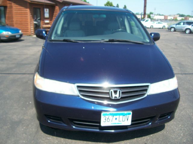 Honda Odyssey 2004 photo 2