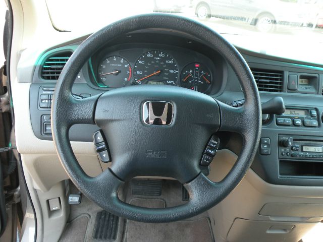 Honda Odyssey 2004 photo 18