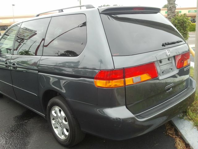 Honda Odyssey 2004 photo 1