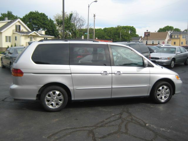 Honda Odyssey 2004 photo 1