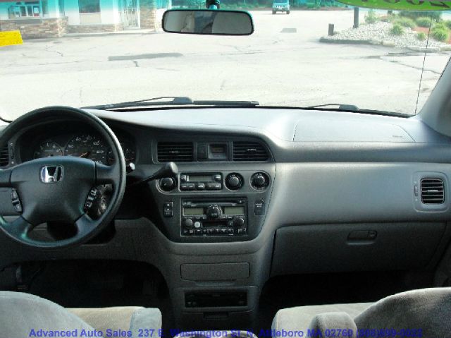 Honda Odyssey 2004 photo 1