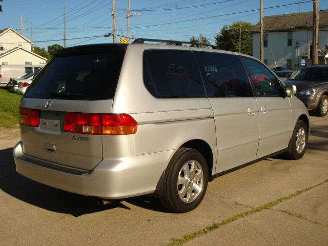 Honda Odyssey 2004 photo 3