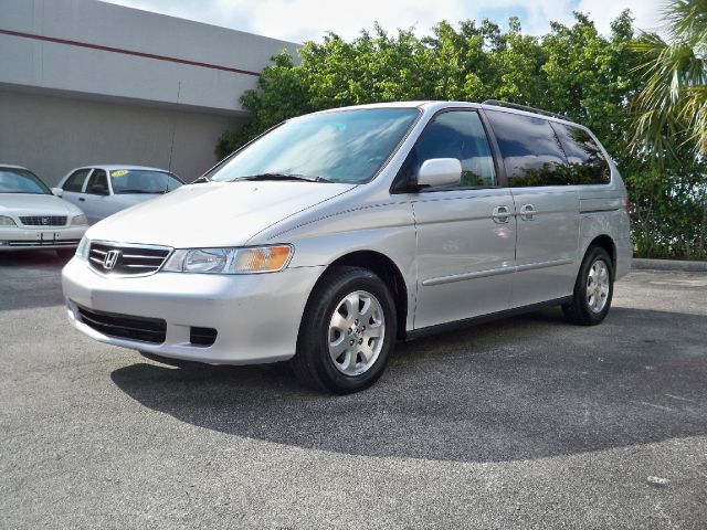 Honda Odyssey 2004 photo 3