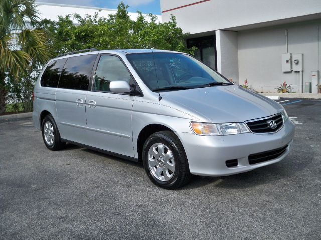 Honda Odyssey 2004 photo 4