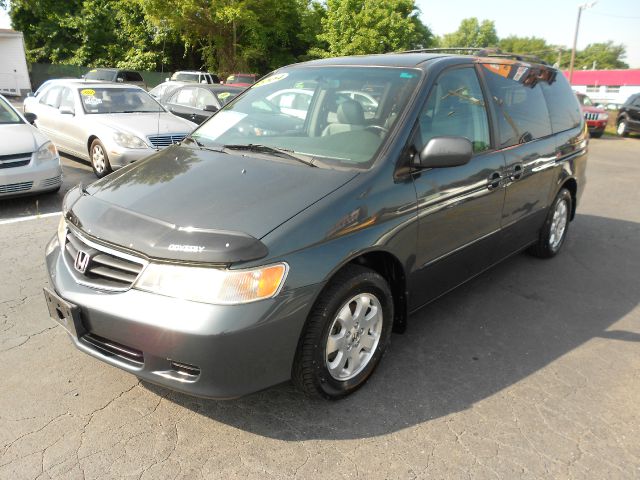 Honda Odyssey 2004 photo 2