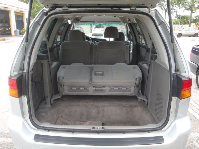 Honda Odyssey 2004 photo 3