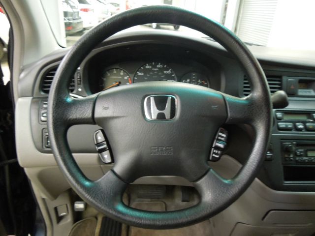 Honda Odyssey 2004 photo 17