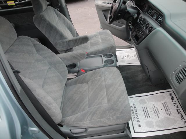 Honda Odyssey 2004 photo 10