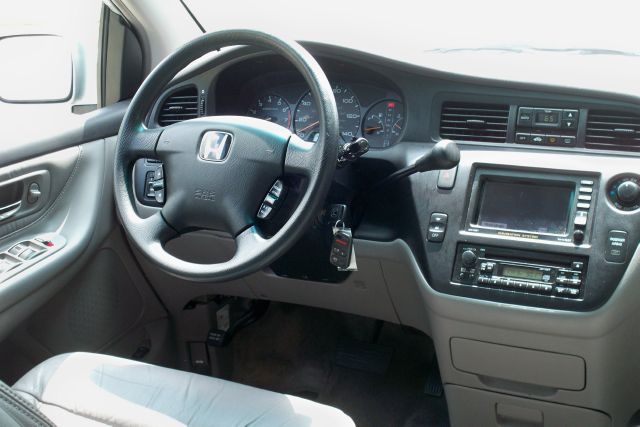 Honda Odyssey 2004 photo 1