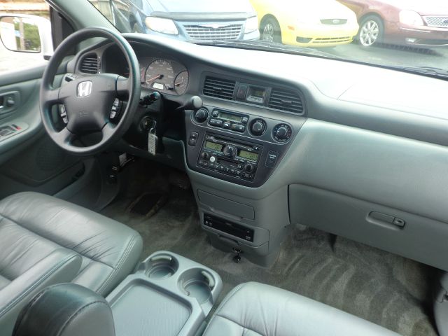 Honda Odyssey 2004 photo 8