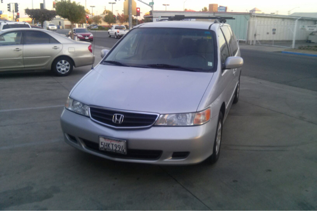 Honda Odyssey 2004 photo 3