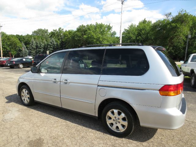 Honda Odyssey 2004 photo 2