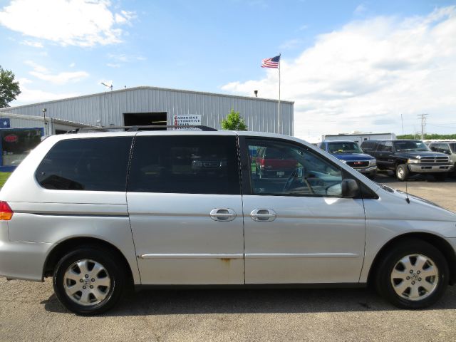 Honda Odyssey 2004 photo 3