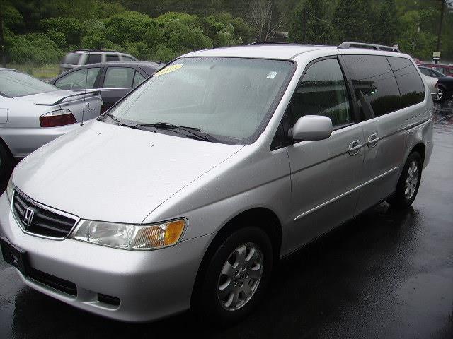 Honda Odyssey 2004 photo 3