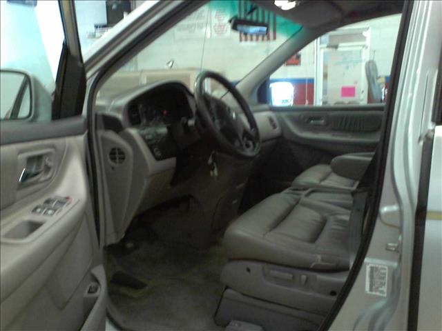 Honda Odyssey 2004 photo 4