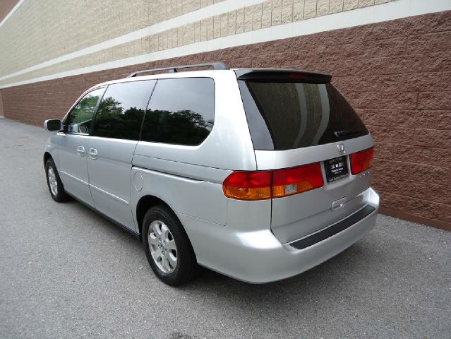 Honda Odyssey 2004 photo 1