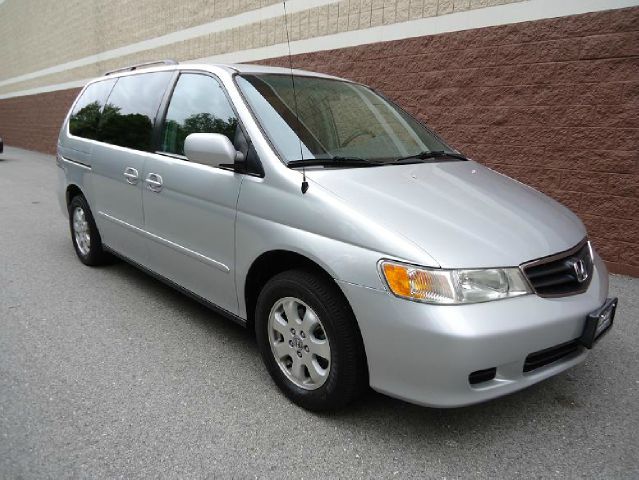 Honda Odyssey 2004 photo 2