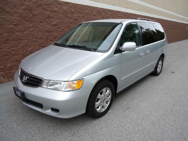 Honda Odyssey 2004 photo 3