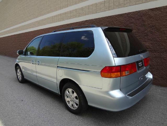 Honda Odyssey 2004 photo 2