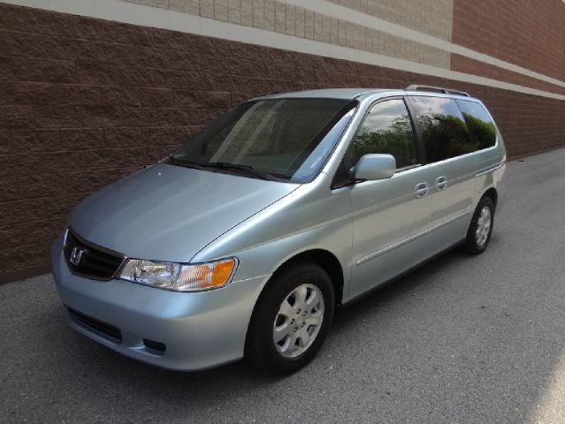 Honda Odyssey 2004 photo 3