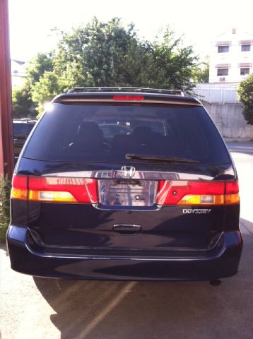 Honda Odyssey 2004 photo 2