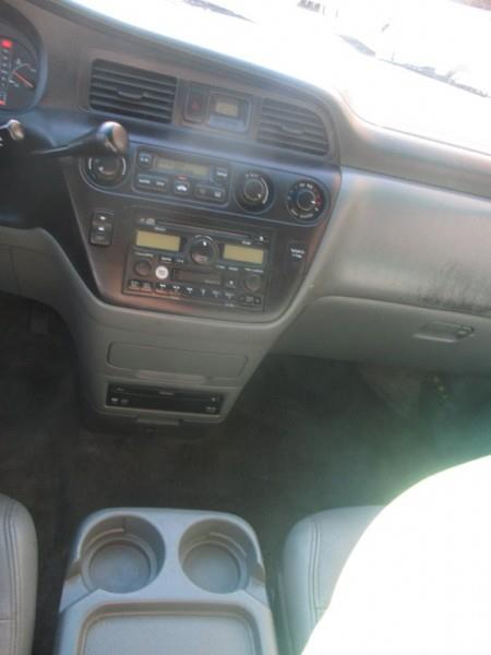 Honda Odyssey 2004 photo 17