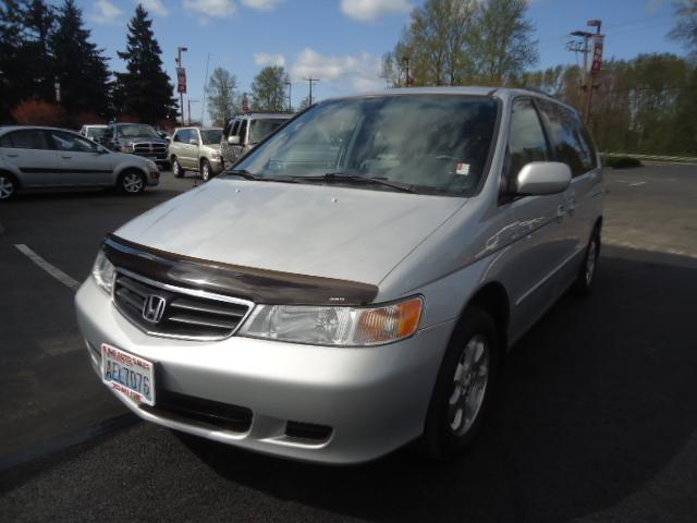 Honda Odyssey 2004 photo 2