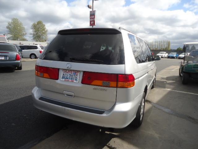 Honda Odyssey 2004 photo 3