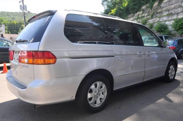 Honda Odyssey 2004 photo 1