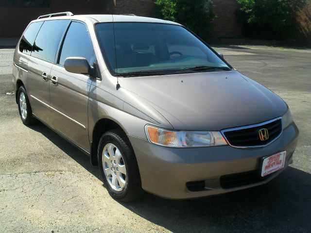 Honda Odyssey 2004 photo 3