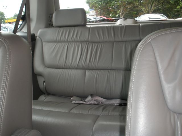 Honda Odyssey 2004 photo 1