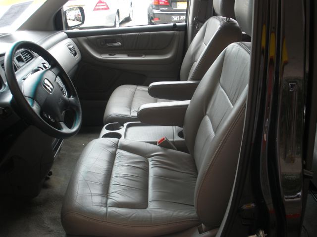 Honda Odyssey 2004 photo 7