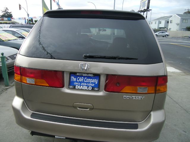 Honda Odyssey 2004 photo 4