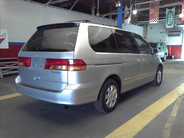 Honda Odyssey 2004 photo 1