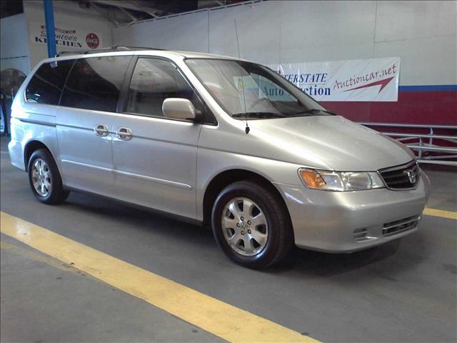 Honda Odyssey 2004 photo 2