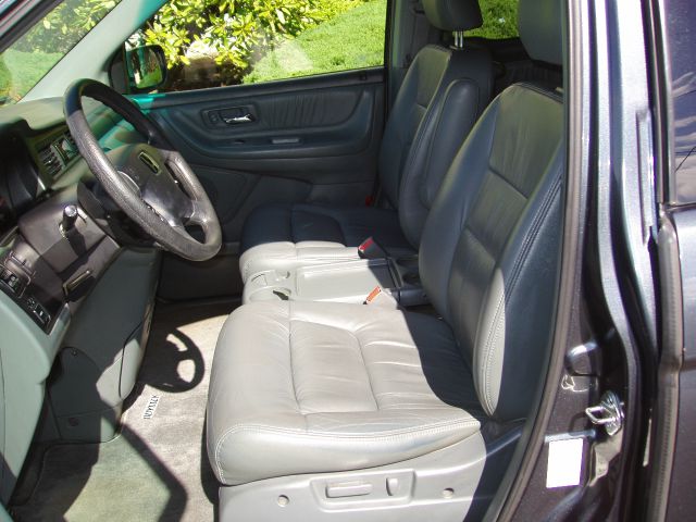 Honda Odyssey 2004 photo 1