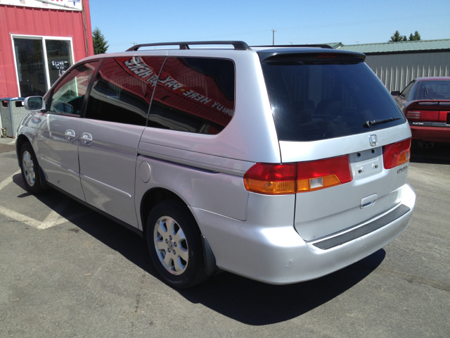 Honda Odyssey 2004 photo 3