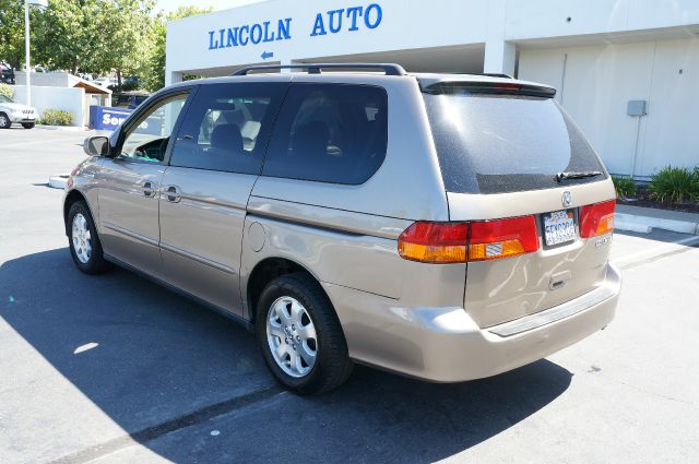 Honda Odyssey 2004 photo 3