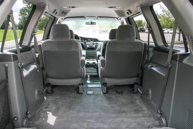 Honda Odyssey 2004 photo 3