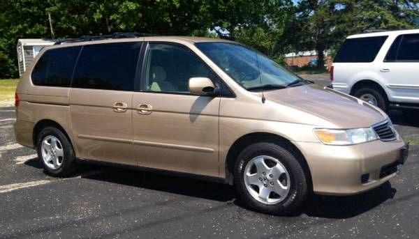 Honda Odyssey 2004 photo 2