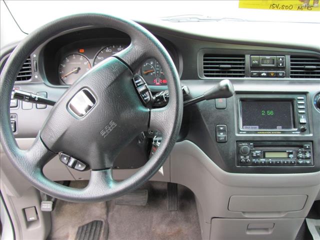 Honda Odyssey 2004 photo 2