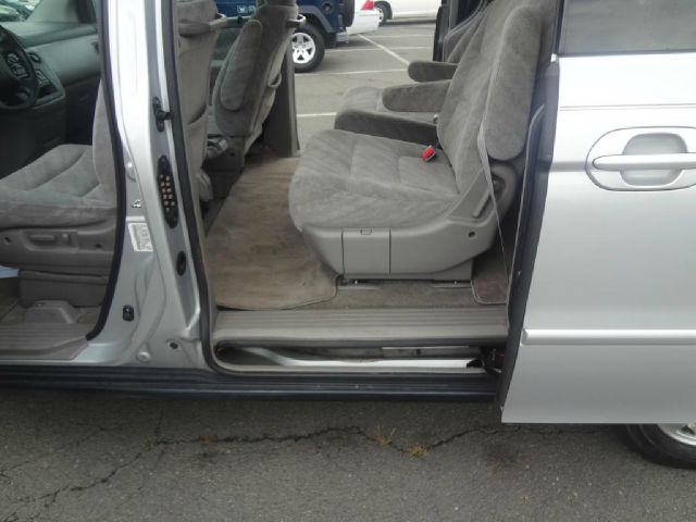 Honda Odyssey 2004 photo 4